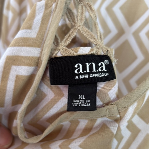 Geometric Patterned Tan Top - Picture 7 of 7